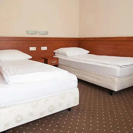 Papaver Hotel Ślesin Exterior photo