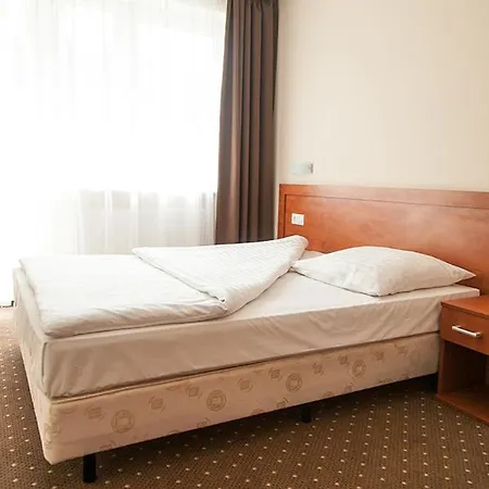 Papaver Hotel Ślesin Exterior photo